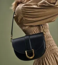 CHARLES & KEITH ガビーヌ サドルバッグ ブラック