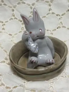 吉岡一美　うさぎの置物 置物