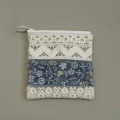 1点限り＊インド刺繍リボンポーチ／ホワイト×ブルー