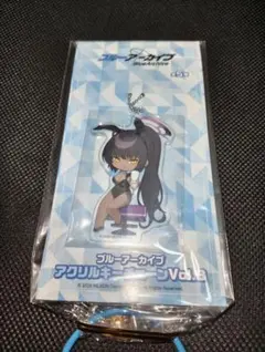 ブルーアーカイブ　角楯カリン　アクリルキーチェーン