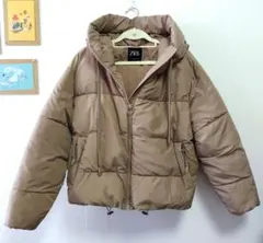 ZARA フード付きショートダウンジャケット 　サイズS　 ベージュ