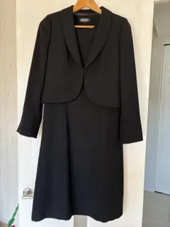 ブラックスーツ・ジャケットとドレスセット 11号