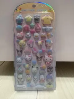 コットンパフィシール　サンリオキャラクターズ 総柄