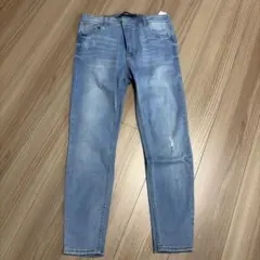 Bershka ライトブルースリムフィットデニム 42/10/32のサムネイル