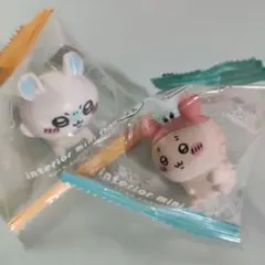 ちいかわ インテリアミニフィギュア 2種セット　カニちゃん　モモンガ