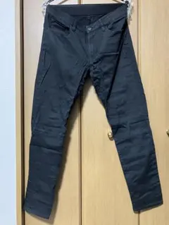 ユニクロ　スリムフィットジーンズ　黒　M
