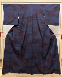 B 美品 本場結城紬 80亀甲 雲模様 藍色 正絹 袷 小紋 着物 K26