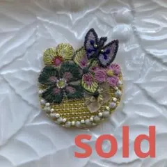 専用です　ミナペルホネン　お花のバスケットブローチ　ハンドメイド