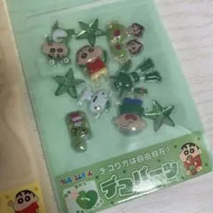 【新品 未開封】 クレヨンしんちゃん デコパーツ 簡単・便利シール付き