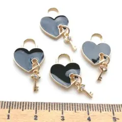 2セット⭐ハート揺れるキー(ブラック).。.:*4個♡ゴールドチャーム