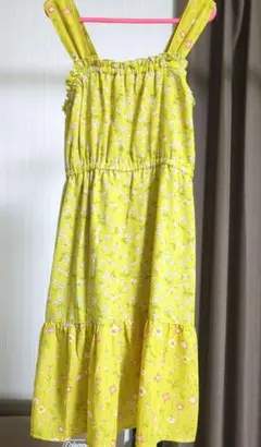 花柄ワンピース