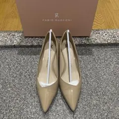 美品 FABIO RUSCONI ベージュエナメルパンプス　39 ヒール5cm