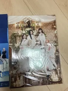 NiziUパンフレット