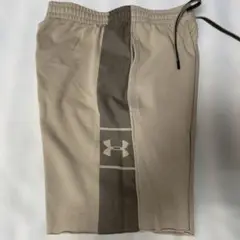 Under Armour グレー ショートパンツ