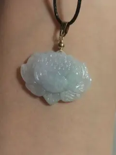 206翡翠ネックレスペンダント　蓮