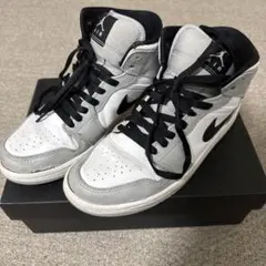 Nike Air Jordan1 MIDライトスモークグレー 値下げしました