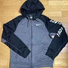 NIKE DRI-FIT ジップパーカー