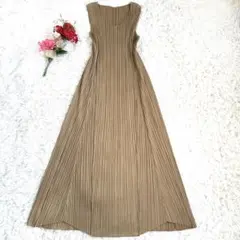 Item thumbnail for item 9358c1c6-6b81-4522-b0fb-efe7d83dfb33