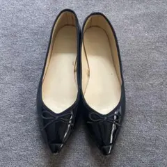 GU 黒 エナメル フラットシューズ