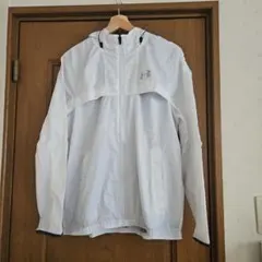 UNDER ARMOUR　軽量ウィンドブレイカー