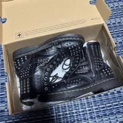 Dr. Martens 8ホール スタッズ