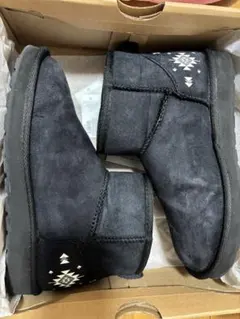 Item thumbnail for item 64233439-6a70-4697-9e79-d254c8fe338e