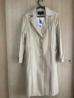 GWバーゲン❣️超美品❣️スーナウーナ❣️ベージュ色ライナーコート❣️のサムネイル