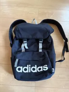 adidas カジュアルリュック 黒のサムネイル