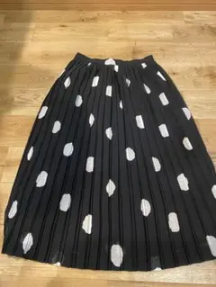 黒白水玉プリーツロングスカート