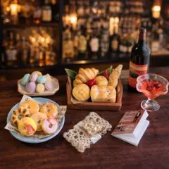 ミニチュアパンとスイーツセット　ワインボトル付き　ドールハウス