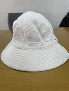 adidas コーデュロイ バケットハット