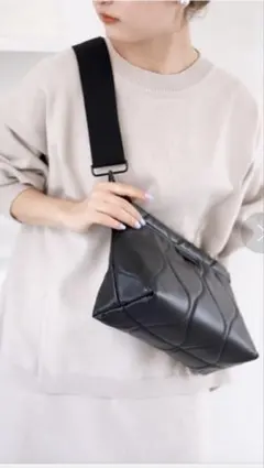 LE VERNIS キルティングクラッチ