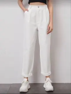 ホワイト カジュアルパンツ