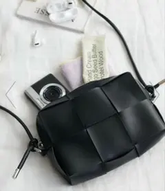 DISCOAT メッシュ編みミニショルダーバッグ ブラック