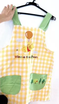 保育士エプロン　くまのプーさん