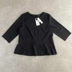新品タグ付き　INDIVI ブラック ペプラムトップス 五分袖ブラウス　濃紺