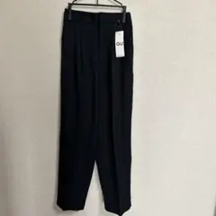 新品タグ付きGU ブラック タック入りブラックパンツ