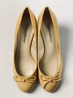 新品未使用　美品　FABIO RUSCONI ベージュパンプスのサムネイル