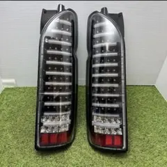 トヨタ ハイラックス MK4 および MK5 用スモーク LED テールランプ トヨタ ハイラックス MK4 および MK5 用スモーク LED テールランプ