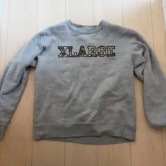 XLARGE グレー ロゴ入り トレーナー