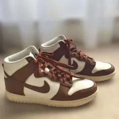 Nike ブラウン ホワイト ハイカットスニーカー