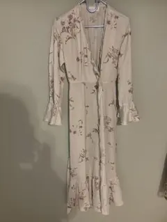 【SNIDEL HOME 】花柄ロングワンピース クリーム色 フリル袖