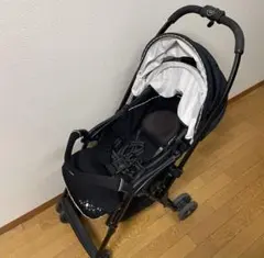 Combi 折りたたみ式ベビーカー ブラックのサムネイル