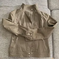 ベージュ シングルライダースジャケット