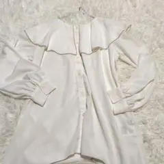ホワイト フリルカラー付き 長袖ブラウス　シャツ　Mサイズ　ゆったり