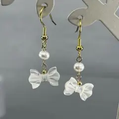 PIEY0541☆リボン型マザーオブパール&パールピアス☆天然石　パワーストーン