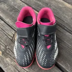 adidas Predator サッカーシューズ ブラック/ピンク