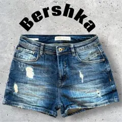 Bershka ハイウエストデニムショートパンツ ダメージ加工　(ZARA)