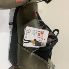 幅広スニーカーレディース