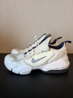 Nike エアマックスアルファサベージ